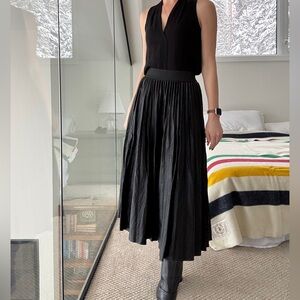 Faux leather Black Pleated Skirt small to medium